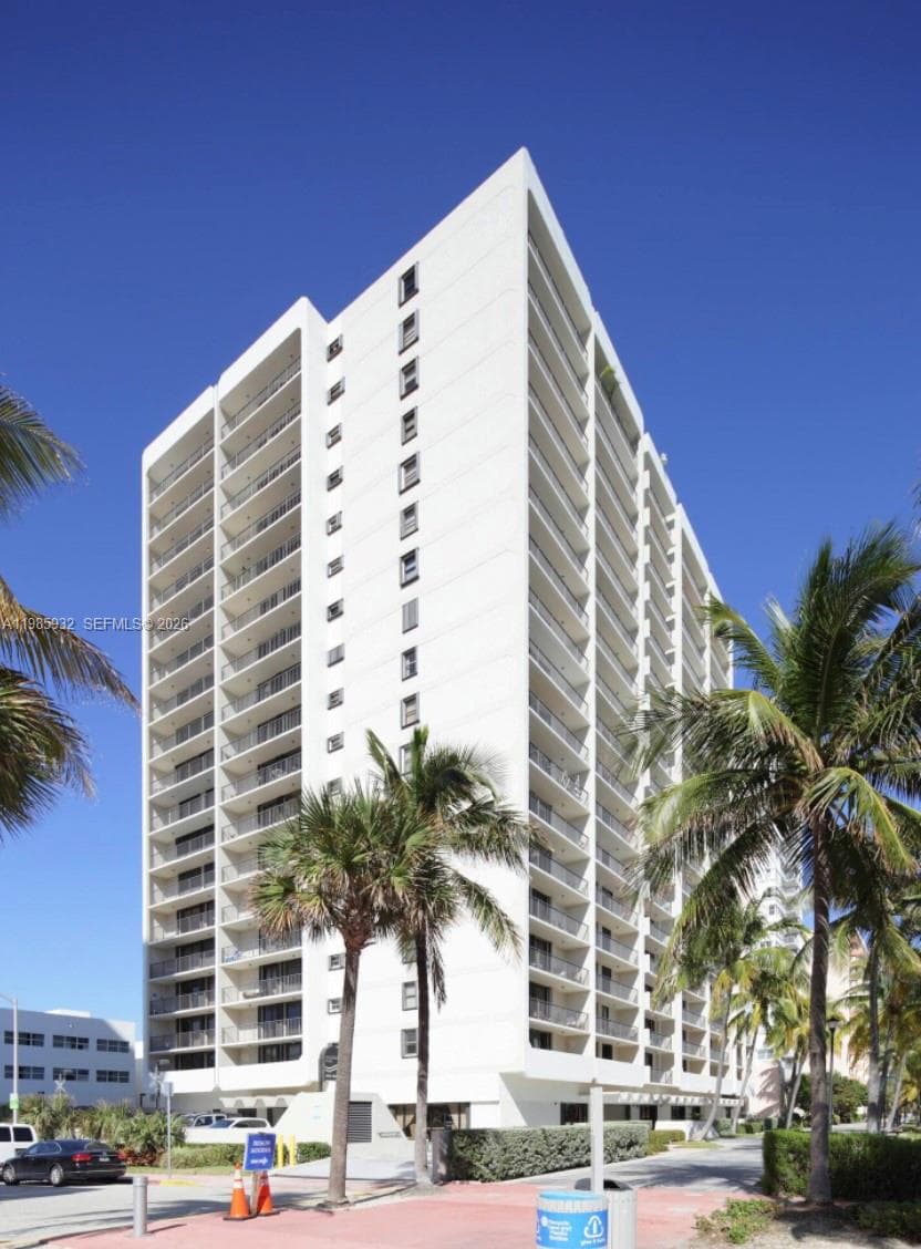 A11985932 — Miami Beach — 10
