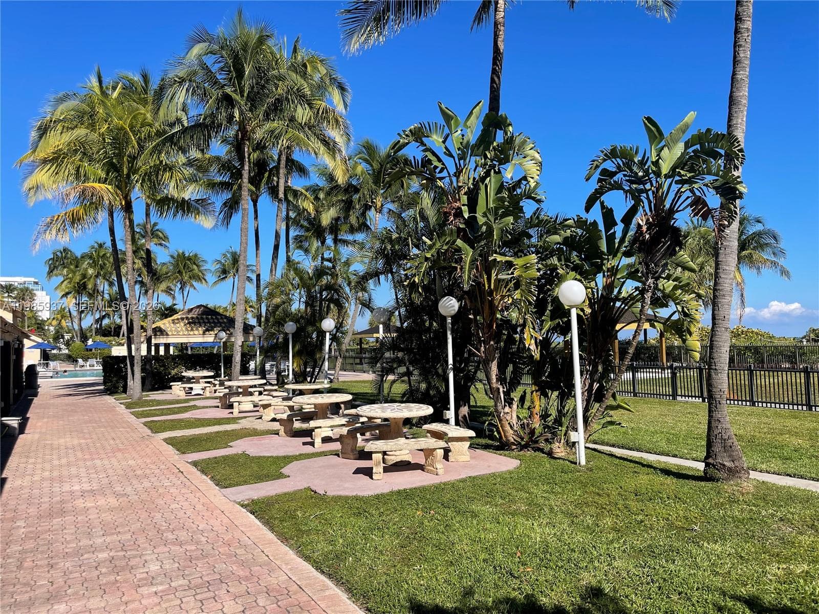 A11985937 — Miami Beach — 52