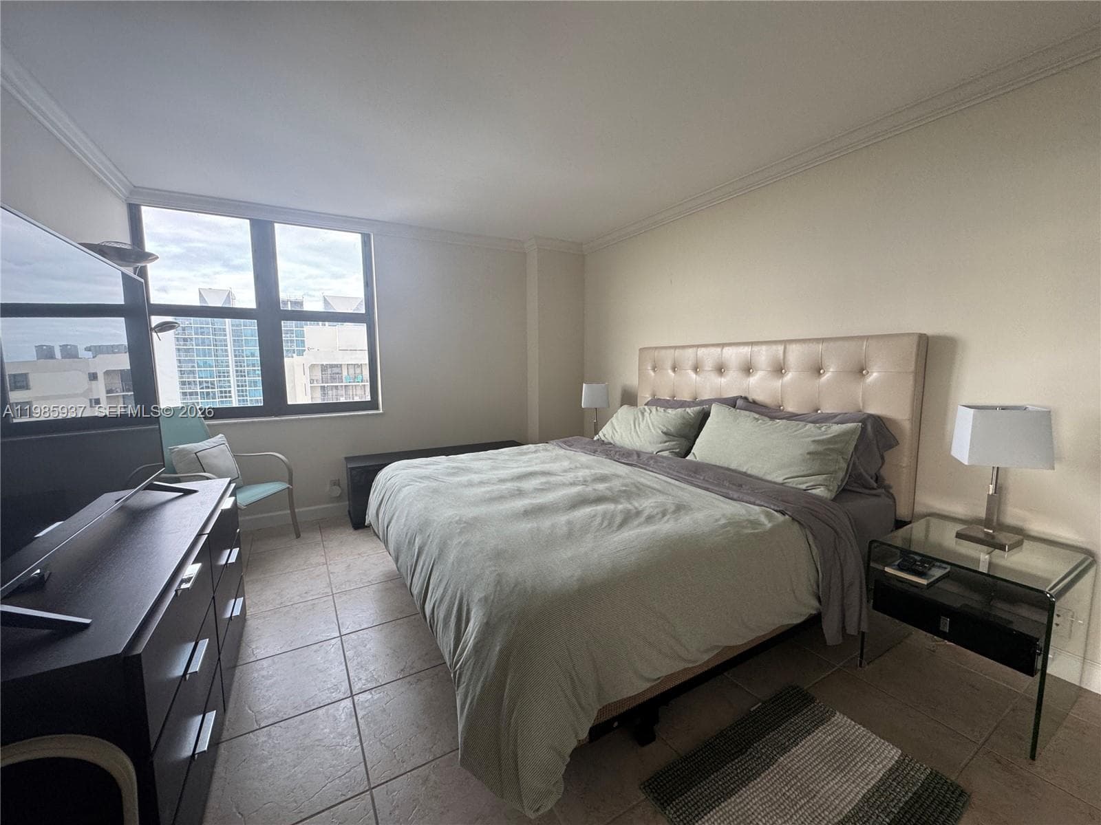 A11985937 — Miami Beach — 81