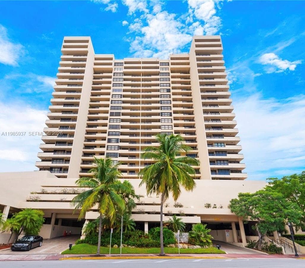 A11985937 — Miami Beach