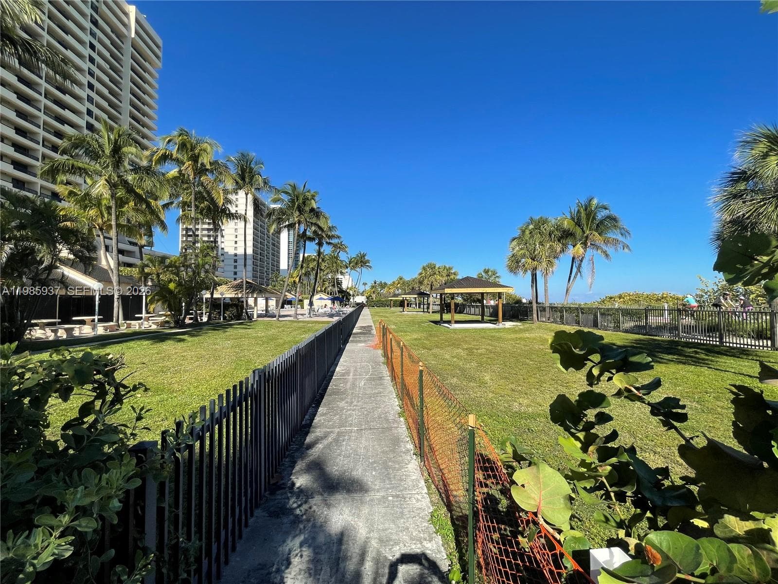 A11985937 — Miami Beach — 60