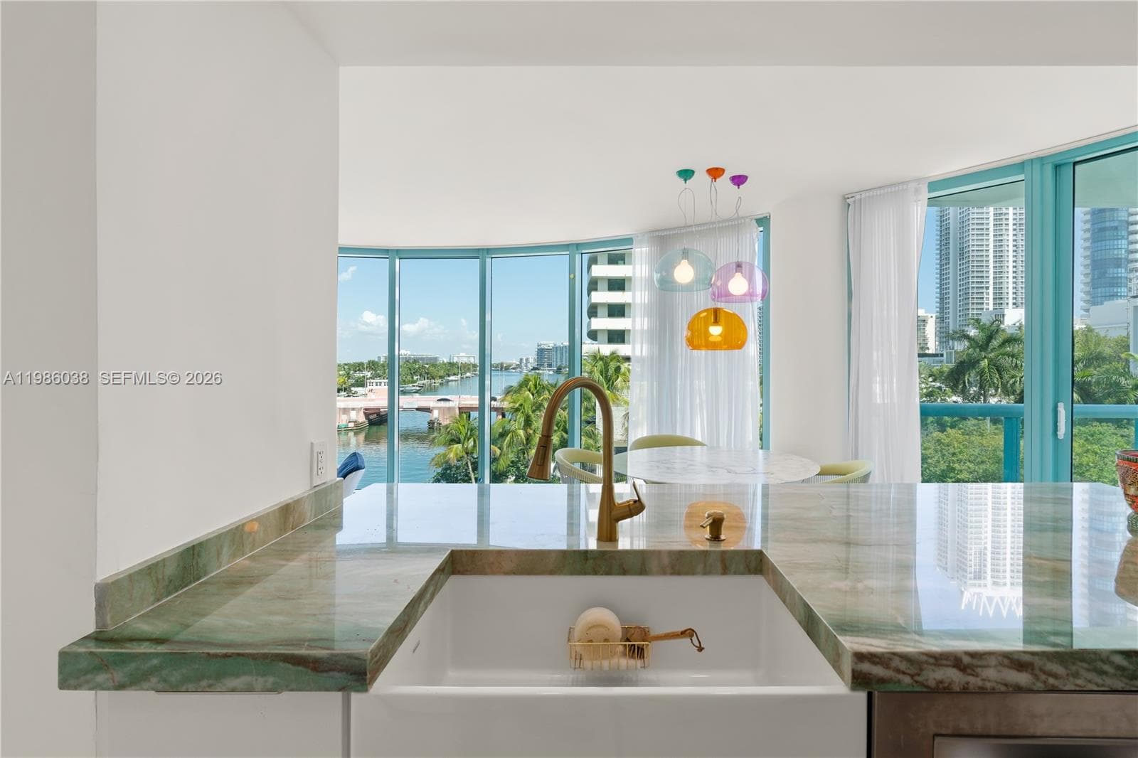 A11986038 — Miami Beach