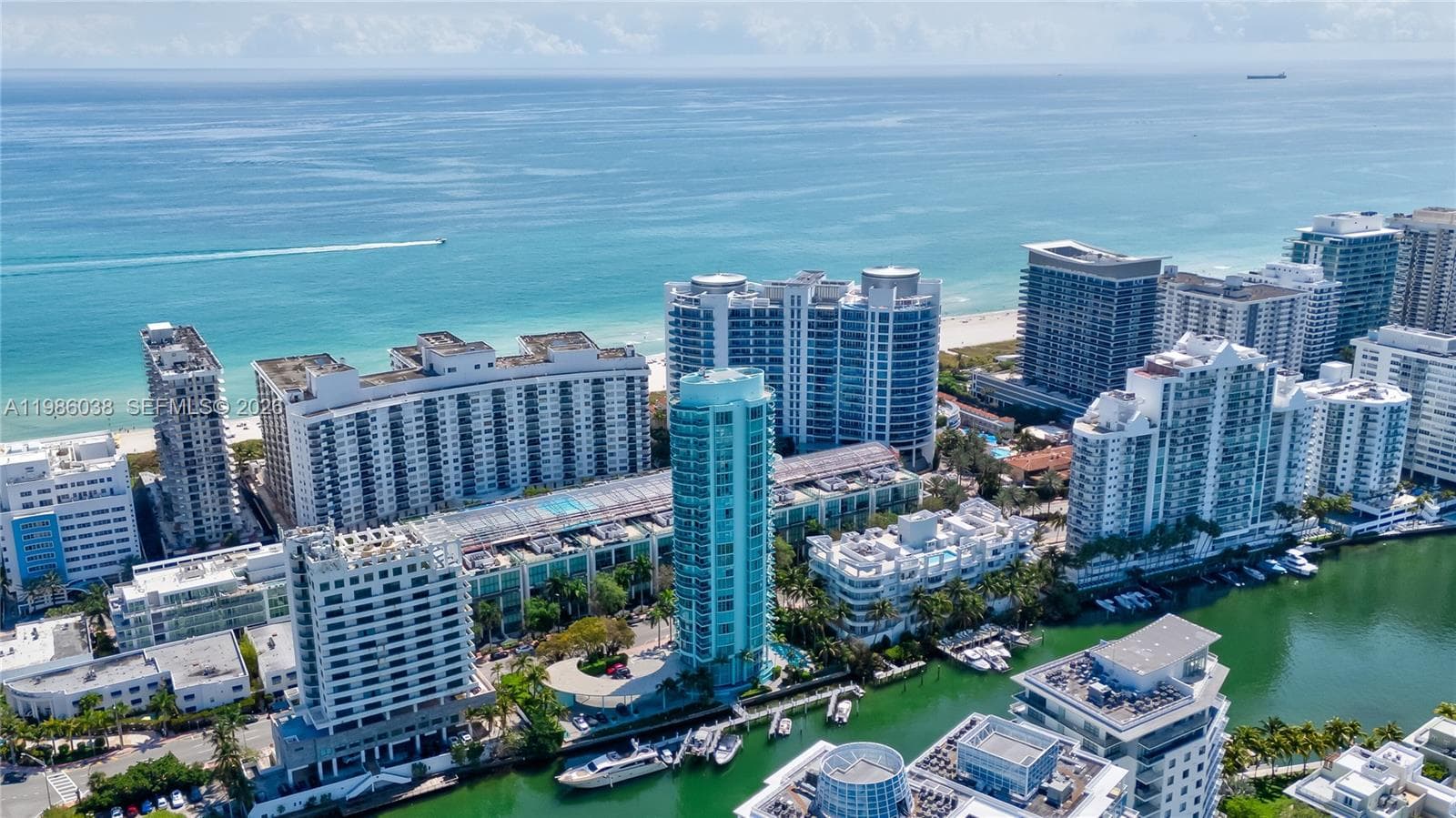 A11986038 — Miami Beach — 40
