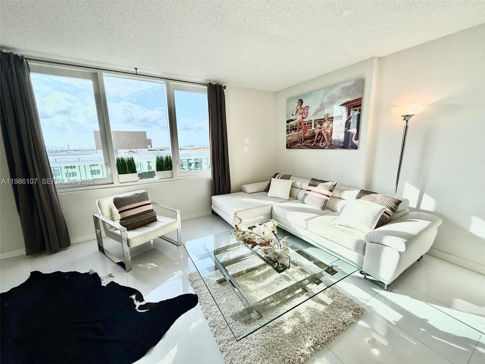A11986107 — Miami Beach