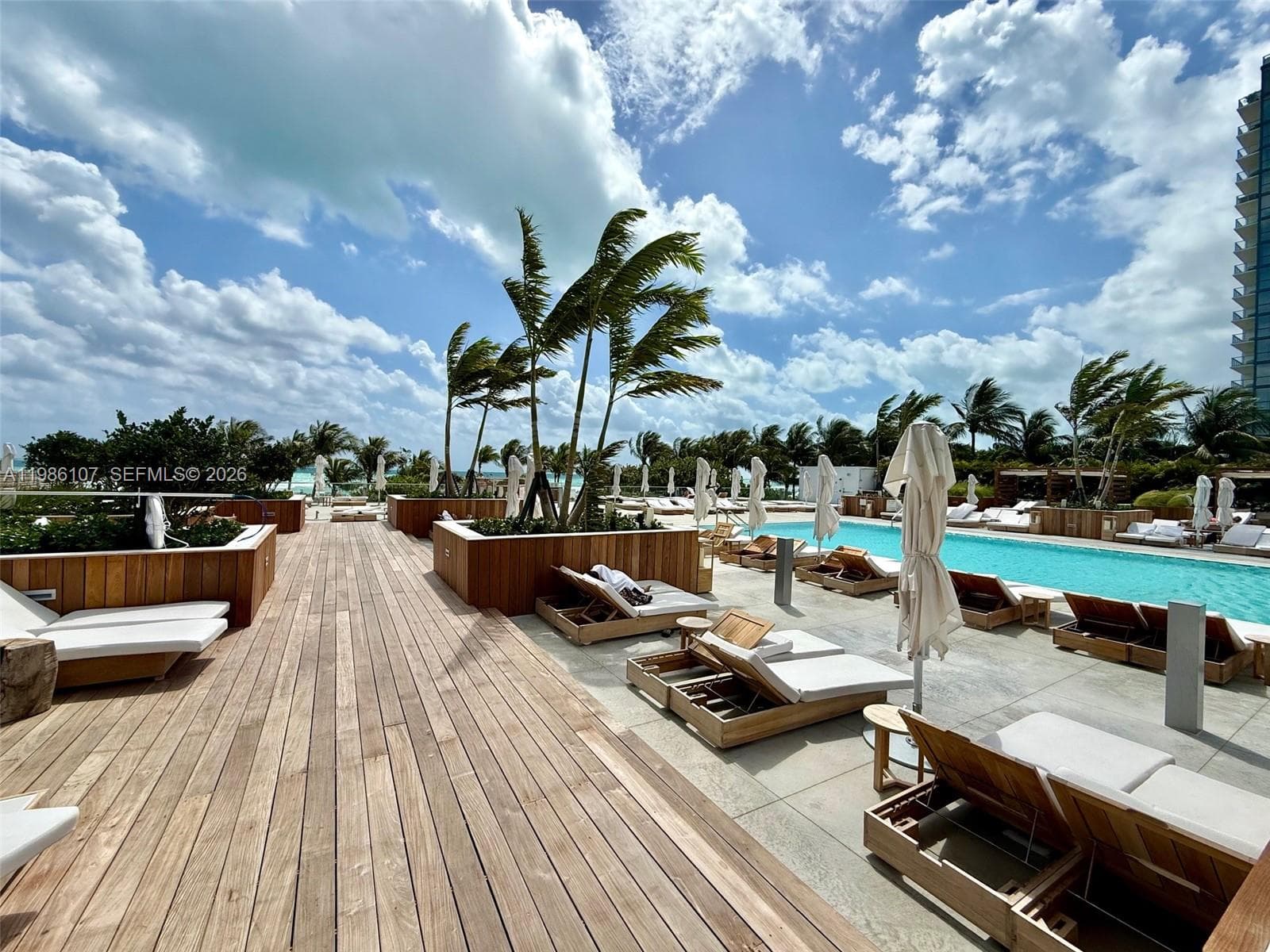A11986107 — Miami Beach — 18