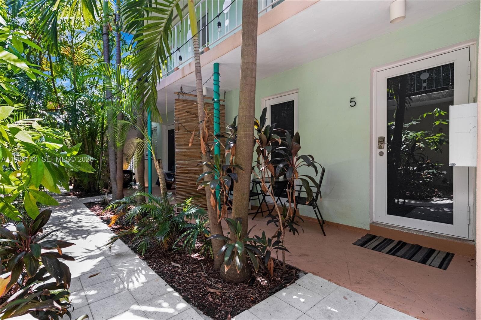 A11986146 — Miami Beach