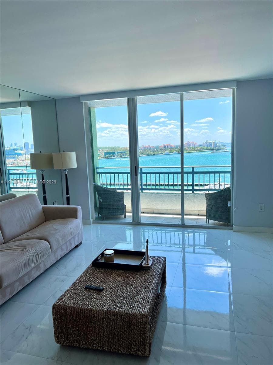 A11986196 — Miami Beach — 2