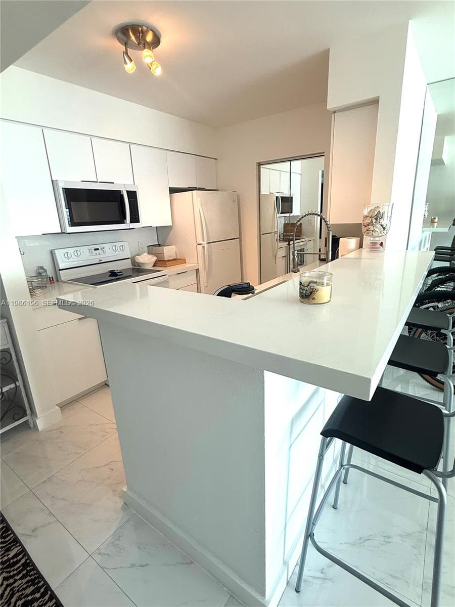 A11986196 — Miami Beach — 4