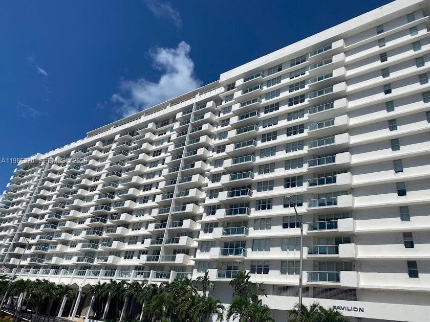 A11986270 — Miami Beach — 2