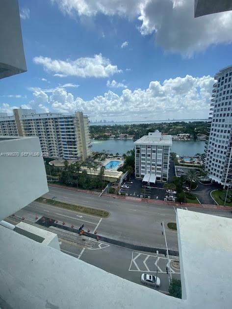 A11986270 — Miami Beach — 17