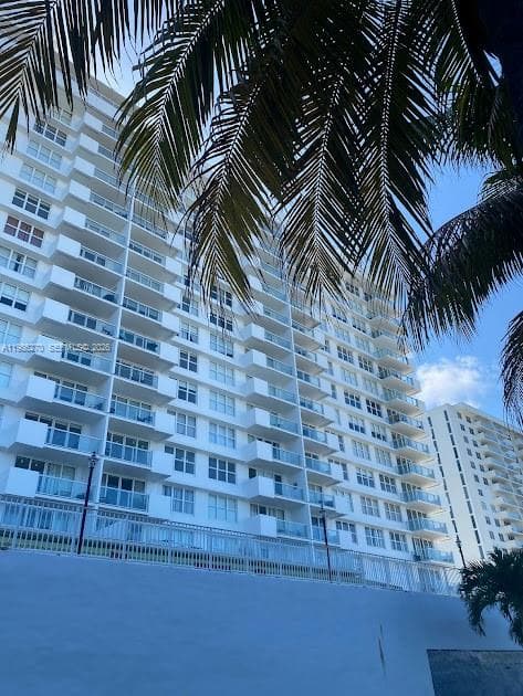 A11986270 — Miami Beach — 25