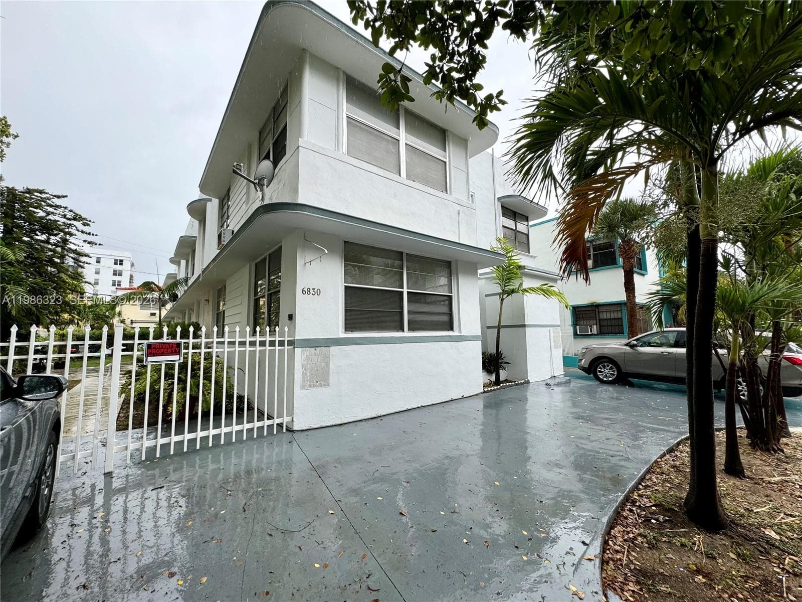 A11986323 — Miami Beach