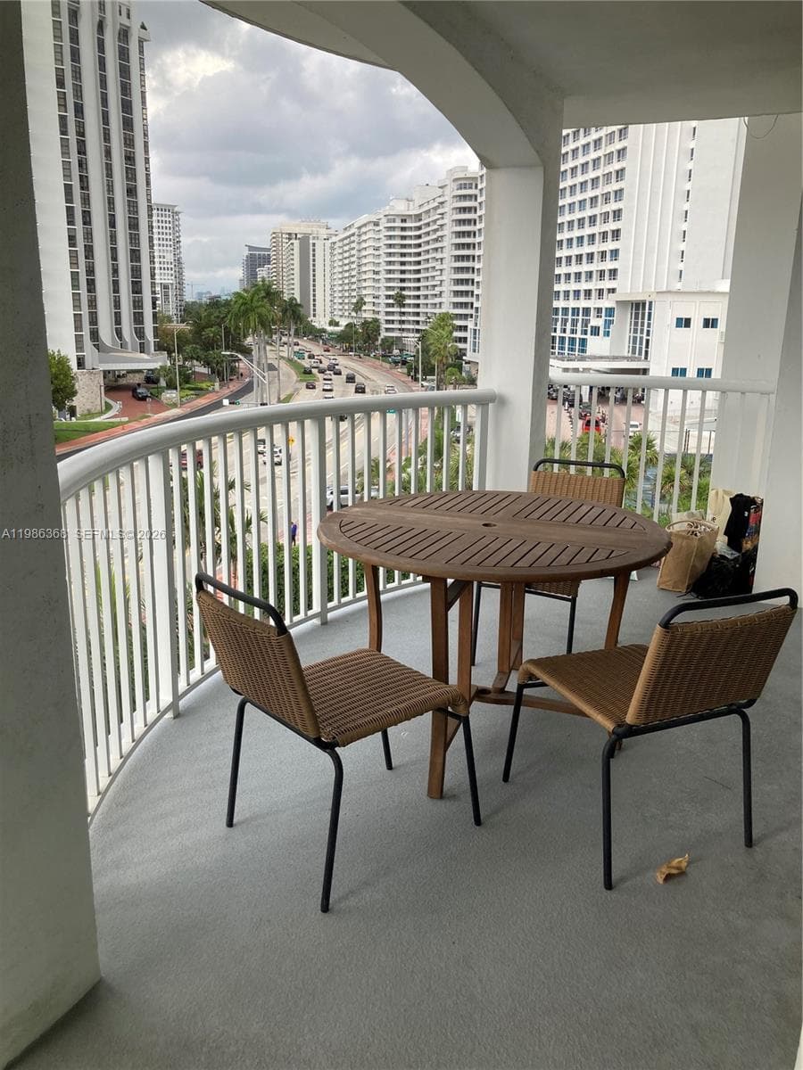 A11986368 — Miami Beach — 51