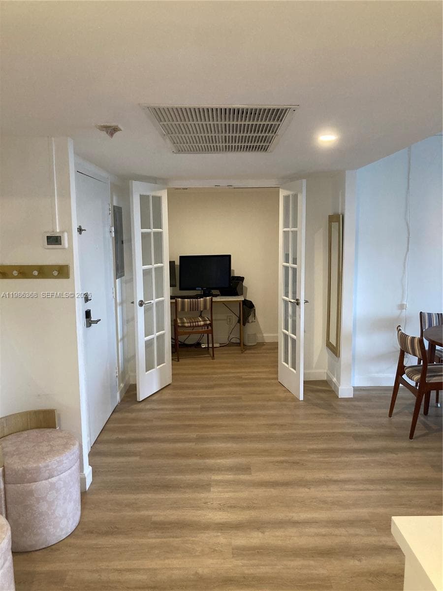 A11986368 — Miami Beach — 40