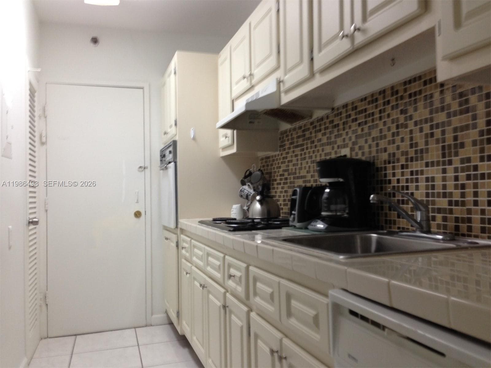 A11986498 — Miami Beach — 6