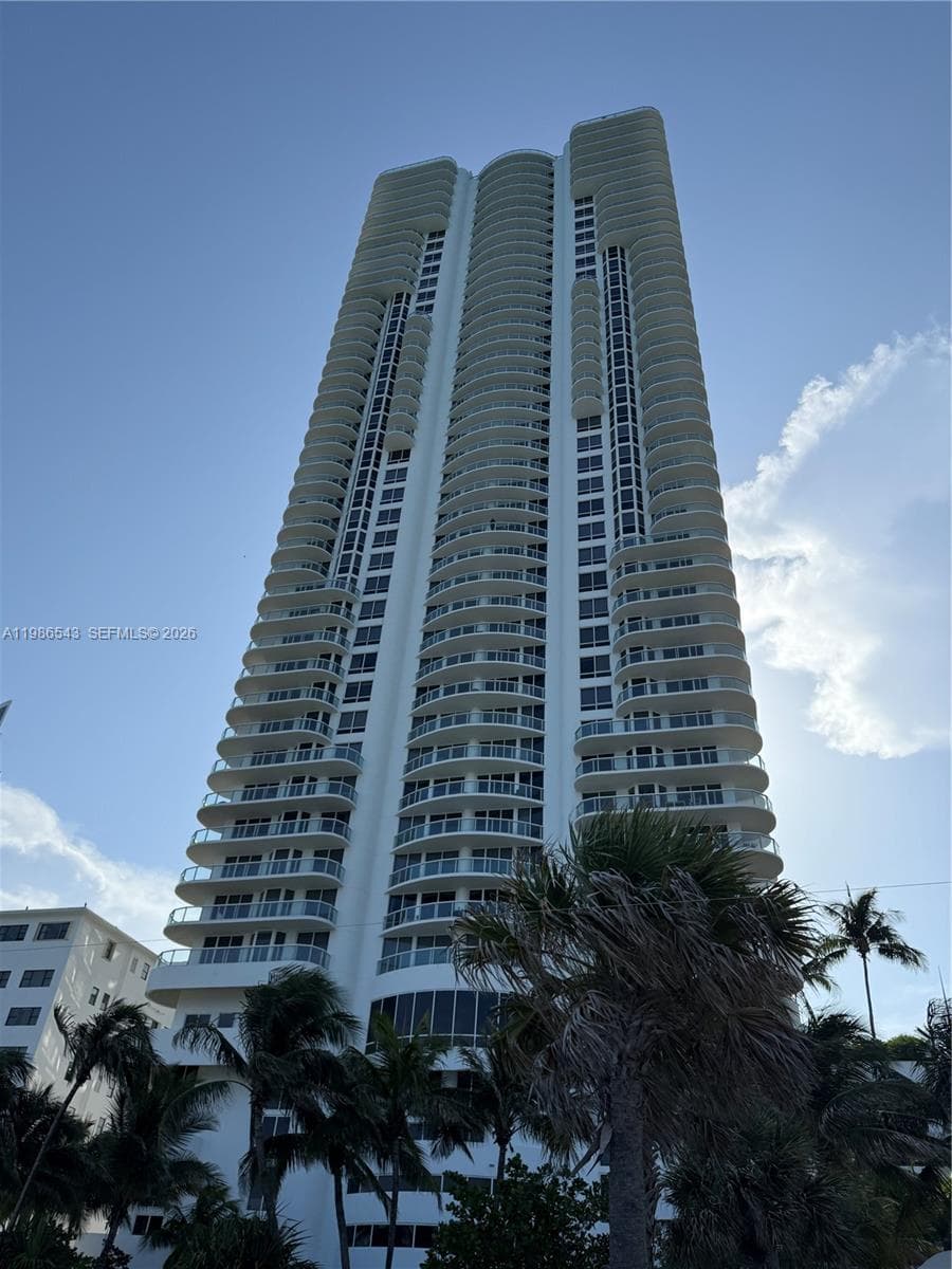 A11986543 — Miami Beach — 17