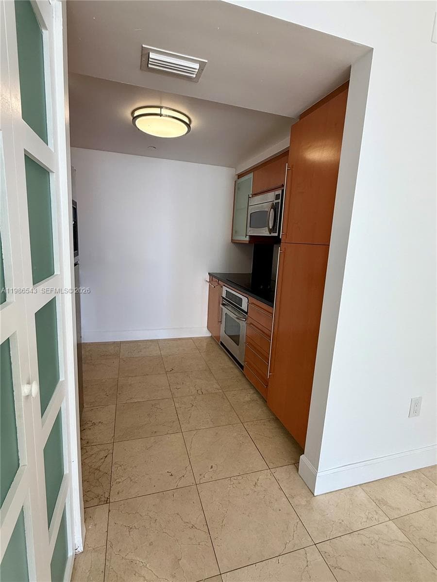 A11986543 — Miami Beach — 5