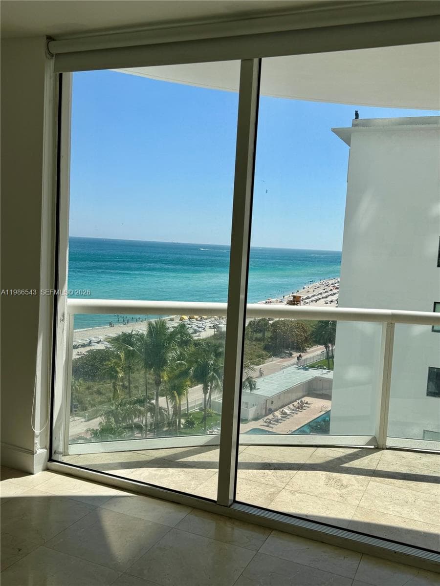 A11986543 — Miami Beach — 10
