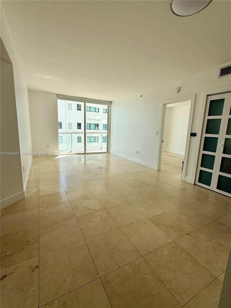 A11986543 — Miami Beach — 8