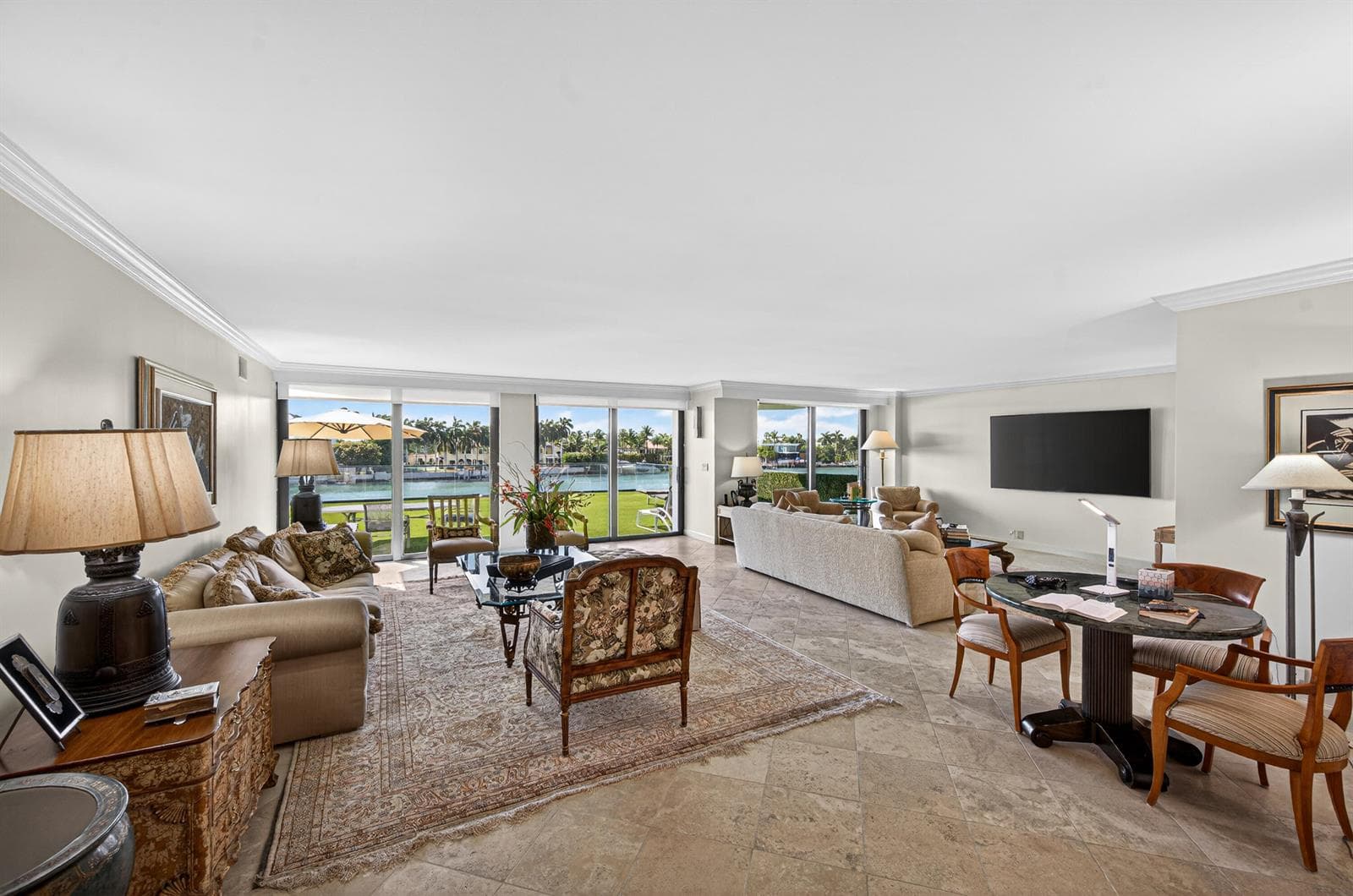 B26004751 — Miami Beach — 27