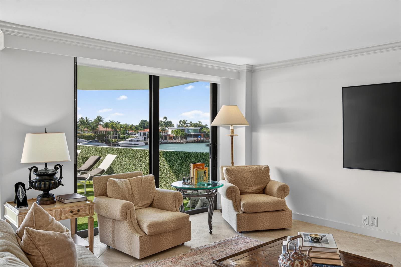 B26004751 — Miami Beach — 16