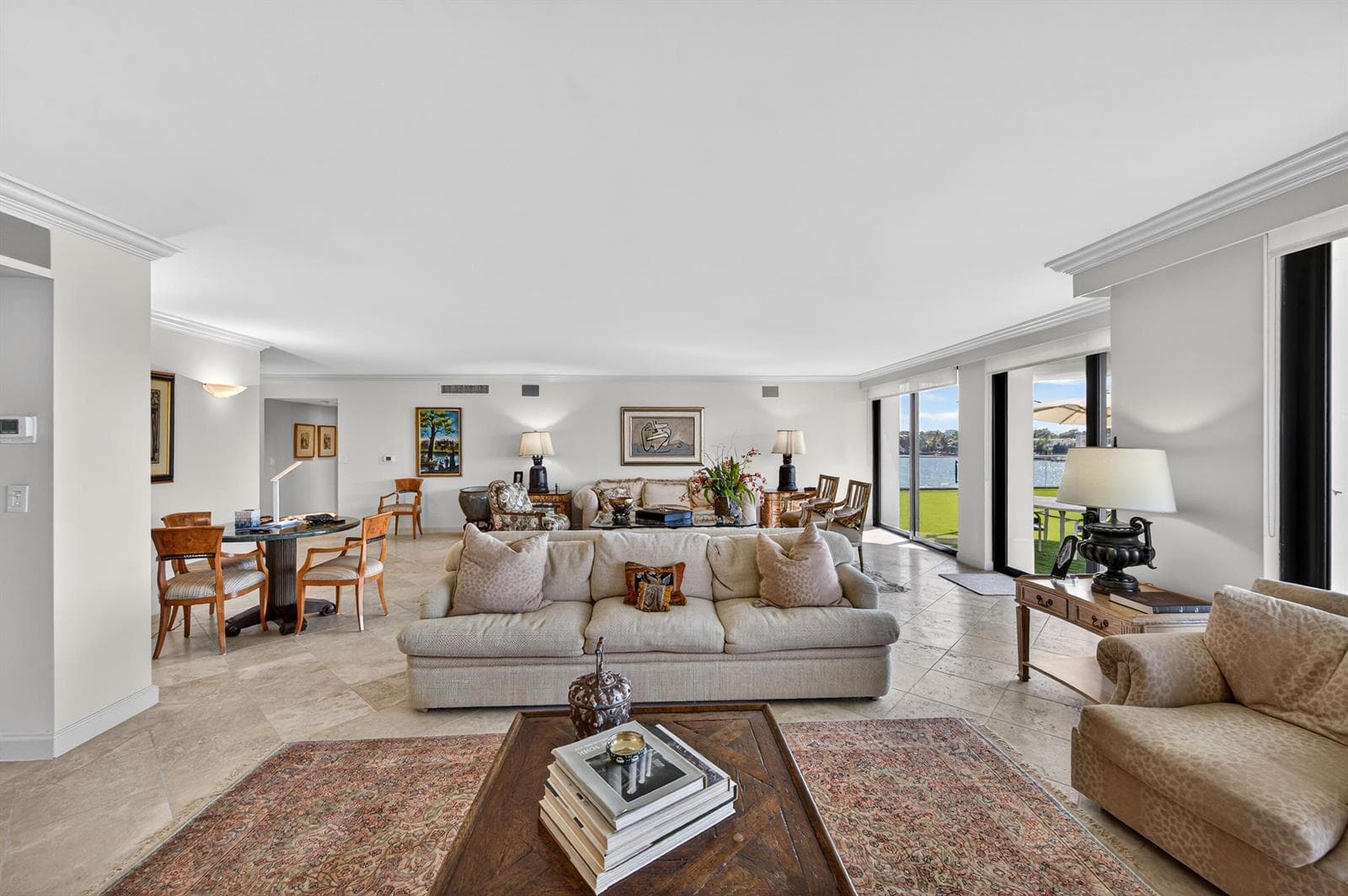 B26004751 — Miami Beach — 20