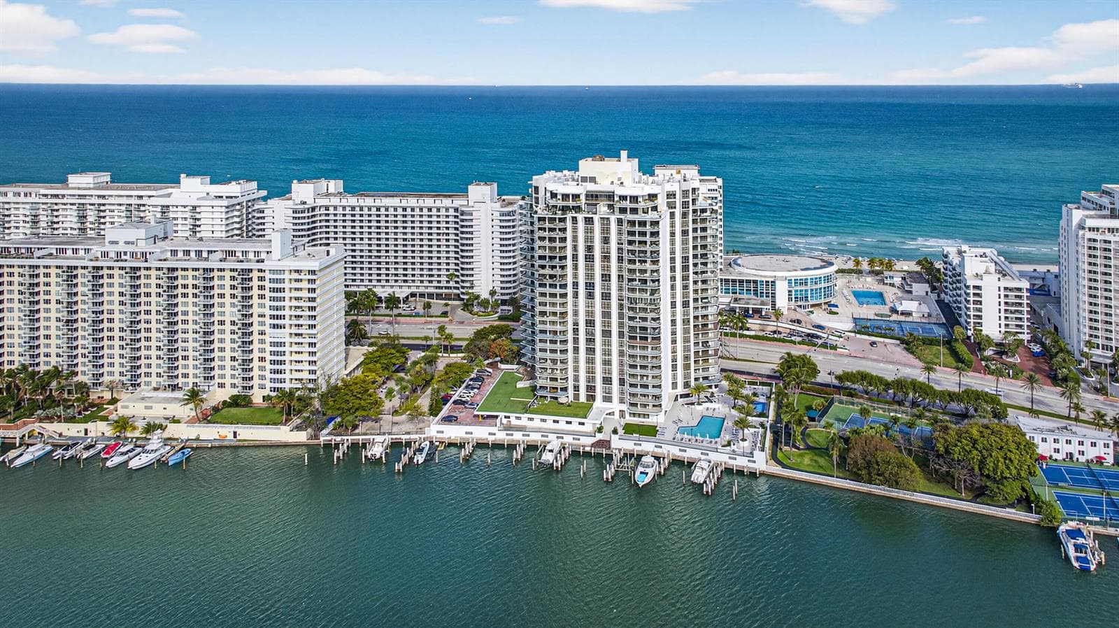 B26004751 — Miami Beach — 41