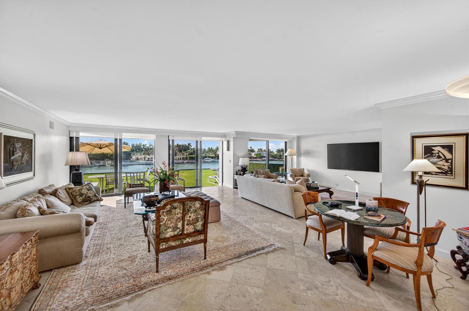 B26004751 — Miami Beach — 15