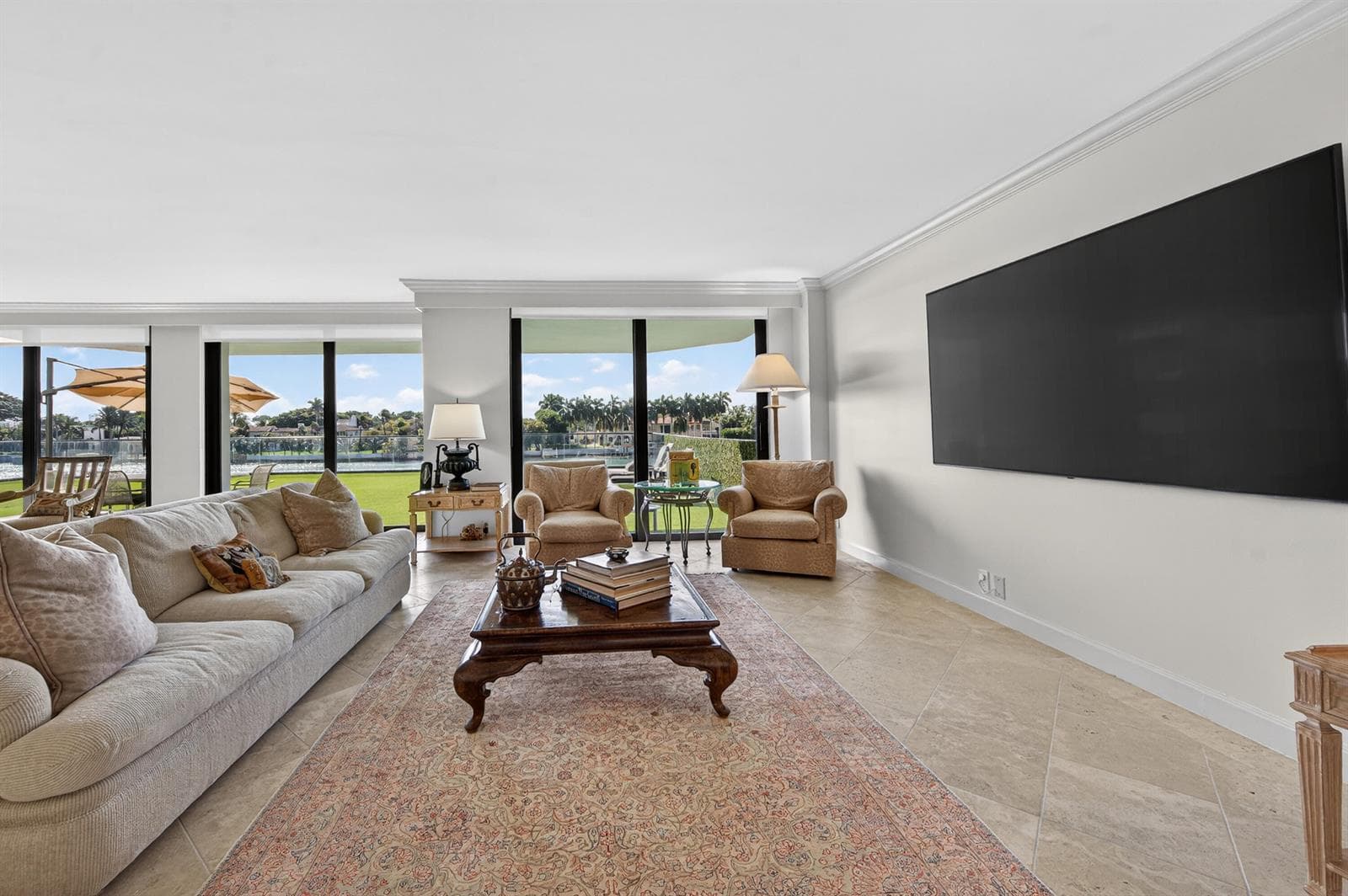 B26004751 — Miami Beach — 19