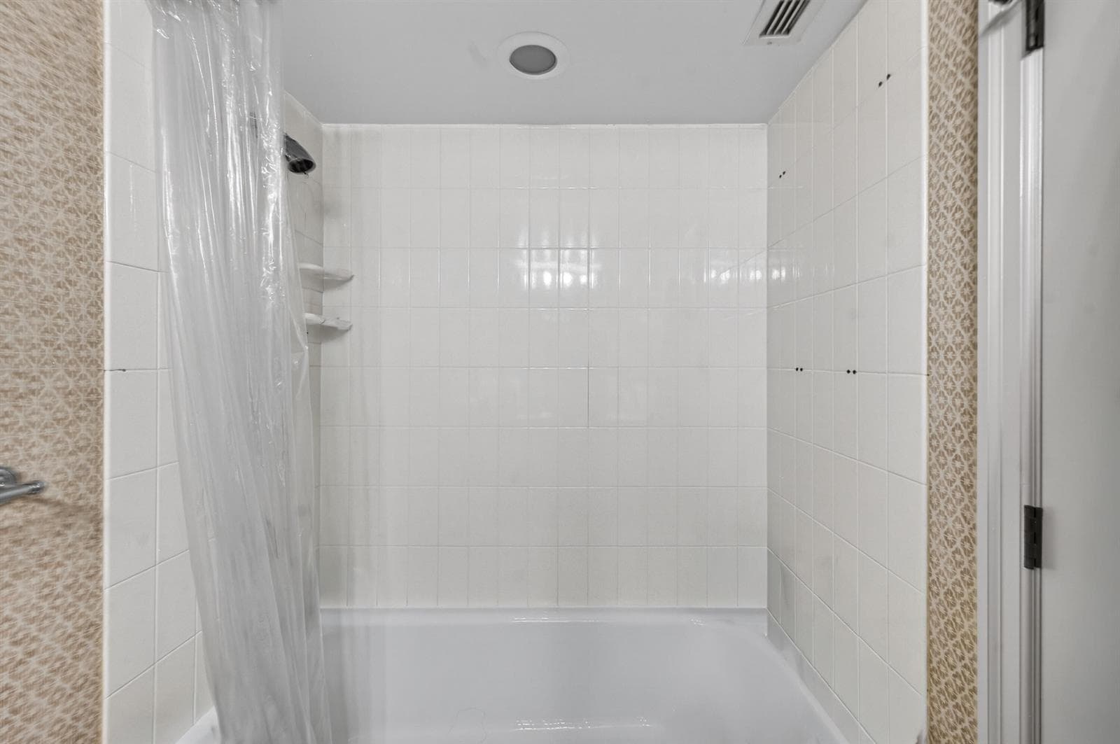 B26004751 — Miami Beach — 31