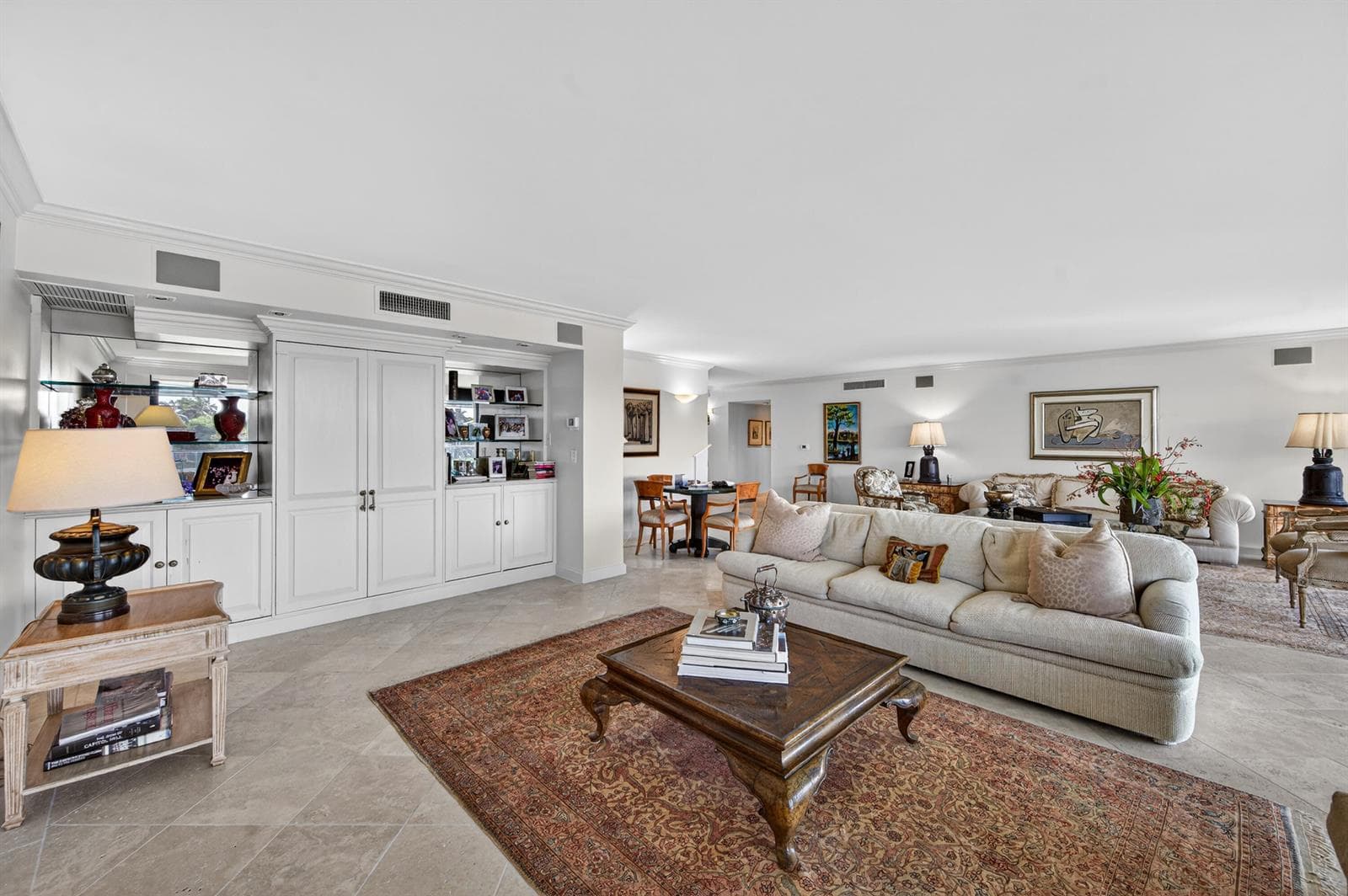 B26004751 — Miami Beach — 21