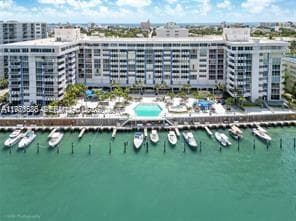 A11986588 — Miami Beach