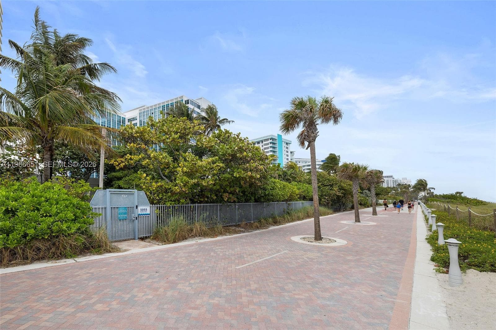 A11986651 — Miami Beach — 34