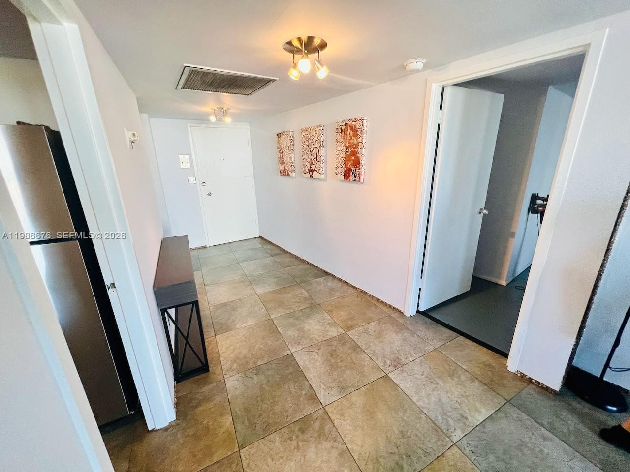 A11986676 — Miami Beach — 37