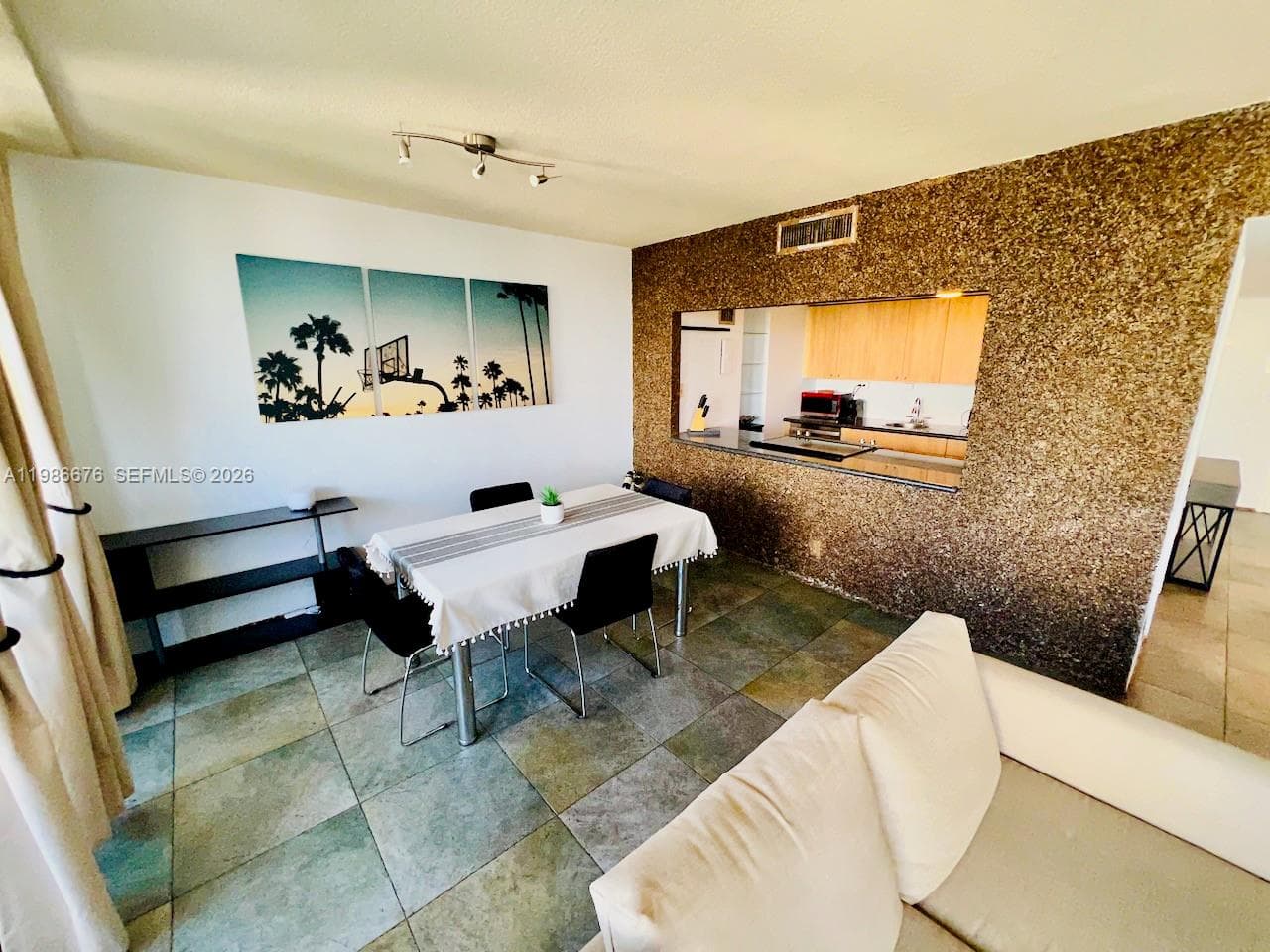 A11986676 — Miami Beach — 4