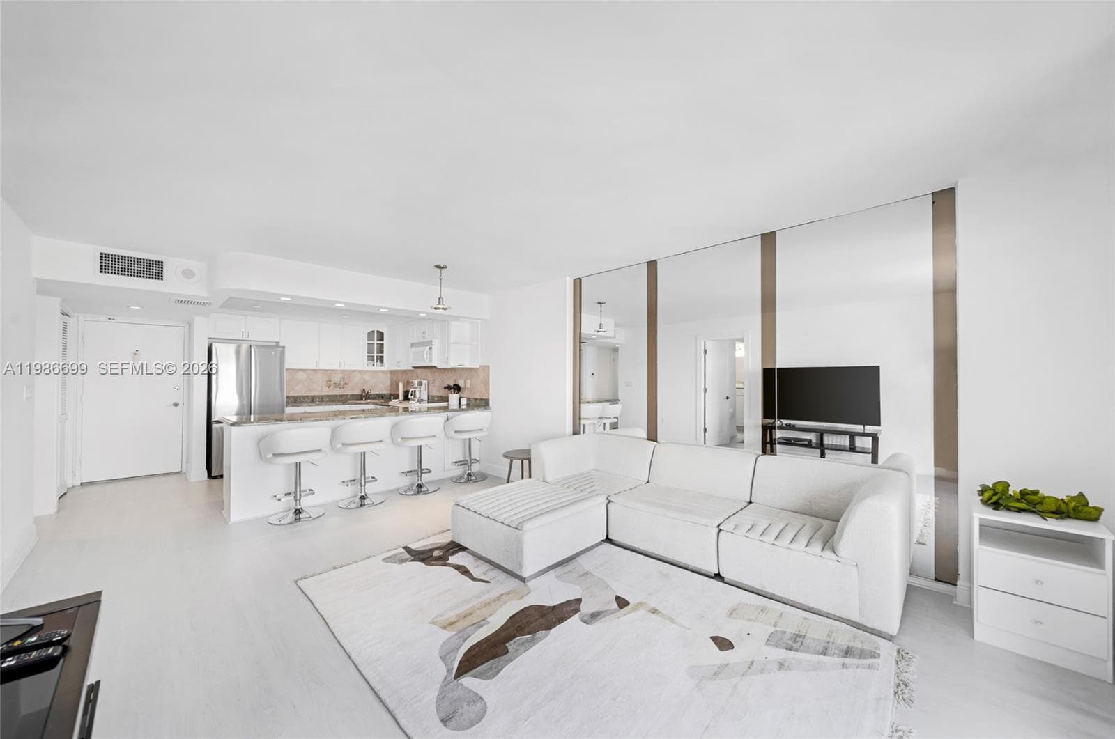 A11986699 — Miami Beach — 2