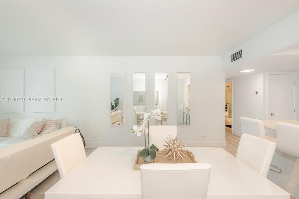 A11986707 — Miami Beach — 12