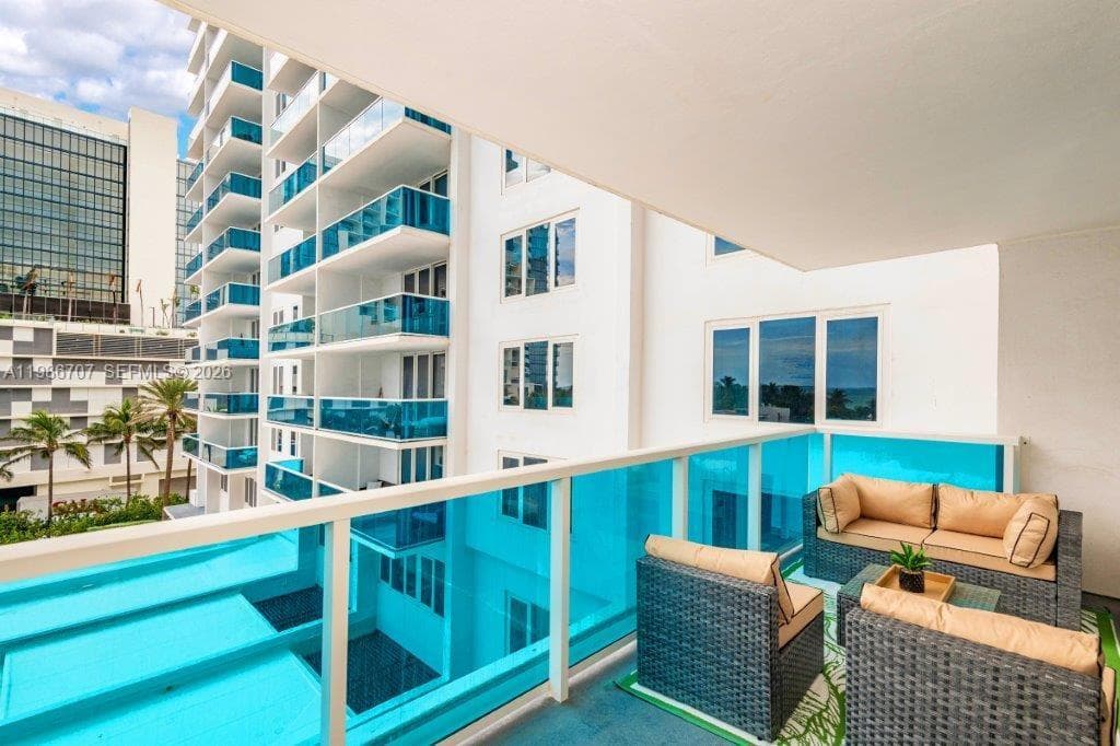 A11986707 — Miami Beach — 25