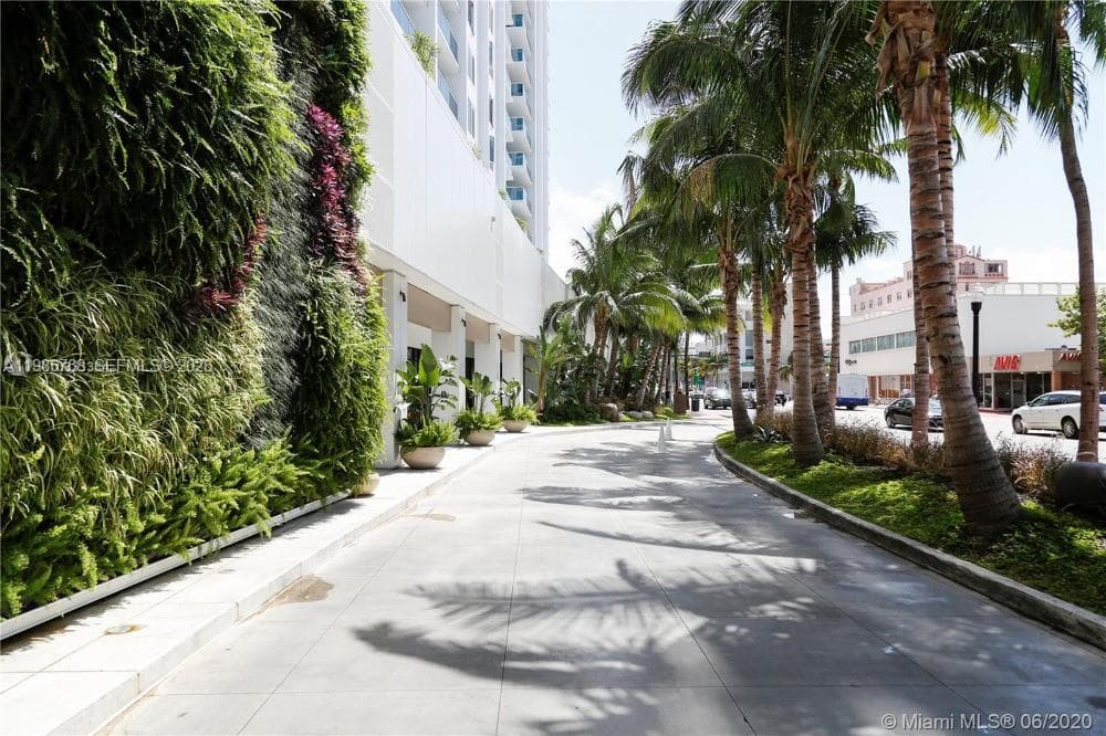A11986768 — Miami Beach — 30