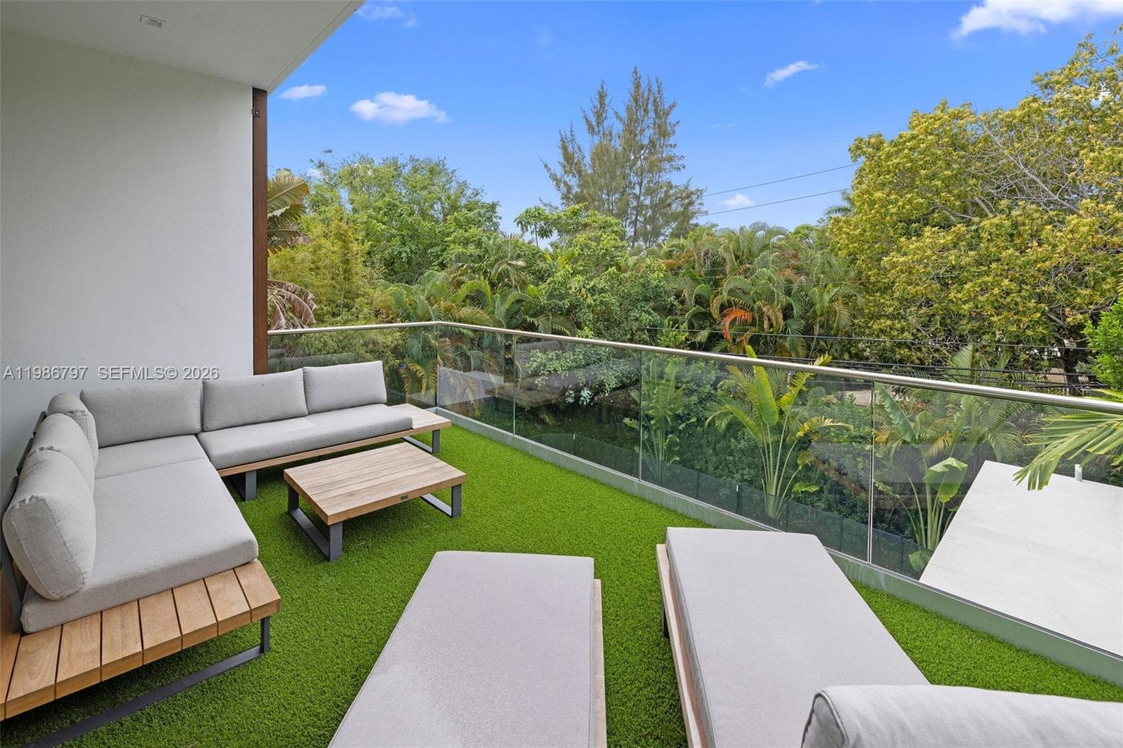 A11986797 — Miami Beach — 23