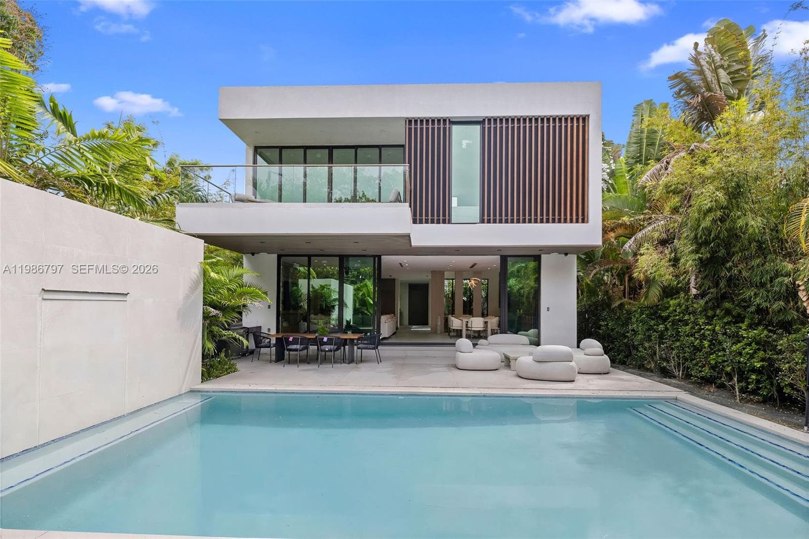 A11986797 — Miami Beach — 47