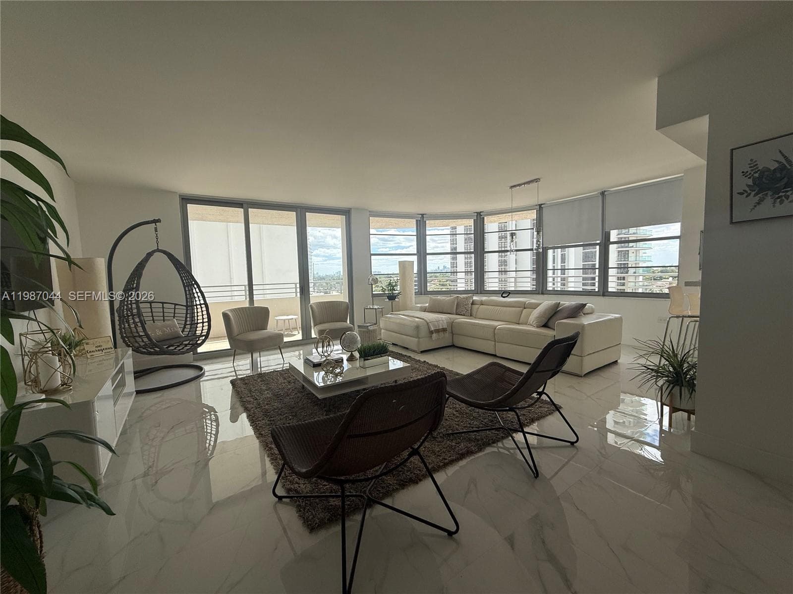 A11987044 — Miami Beach — 6