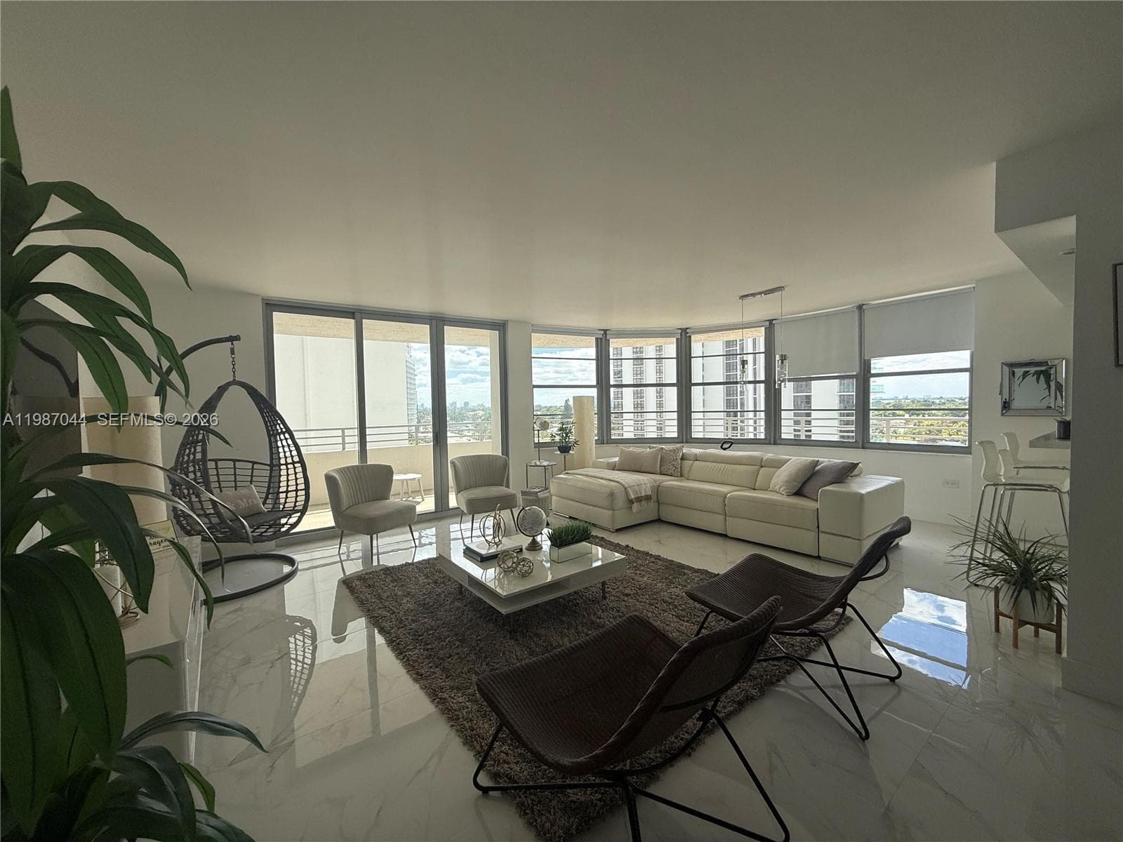 A11987044 — Miami Beach — 3