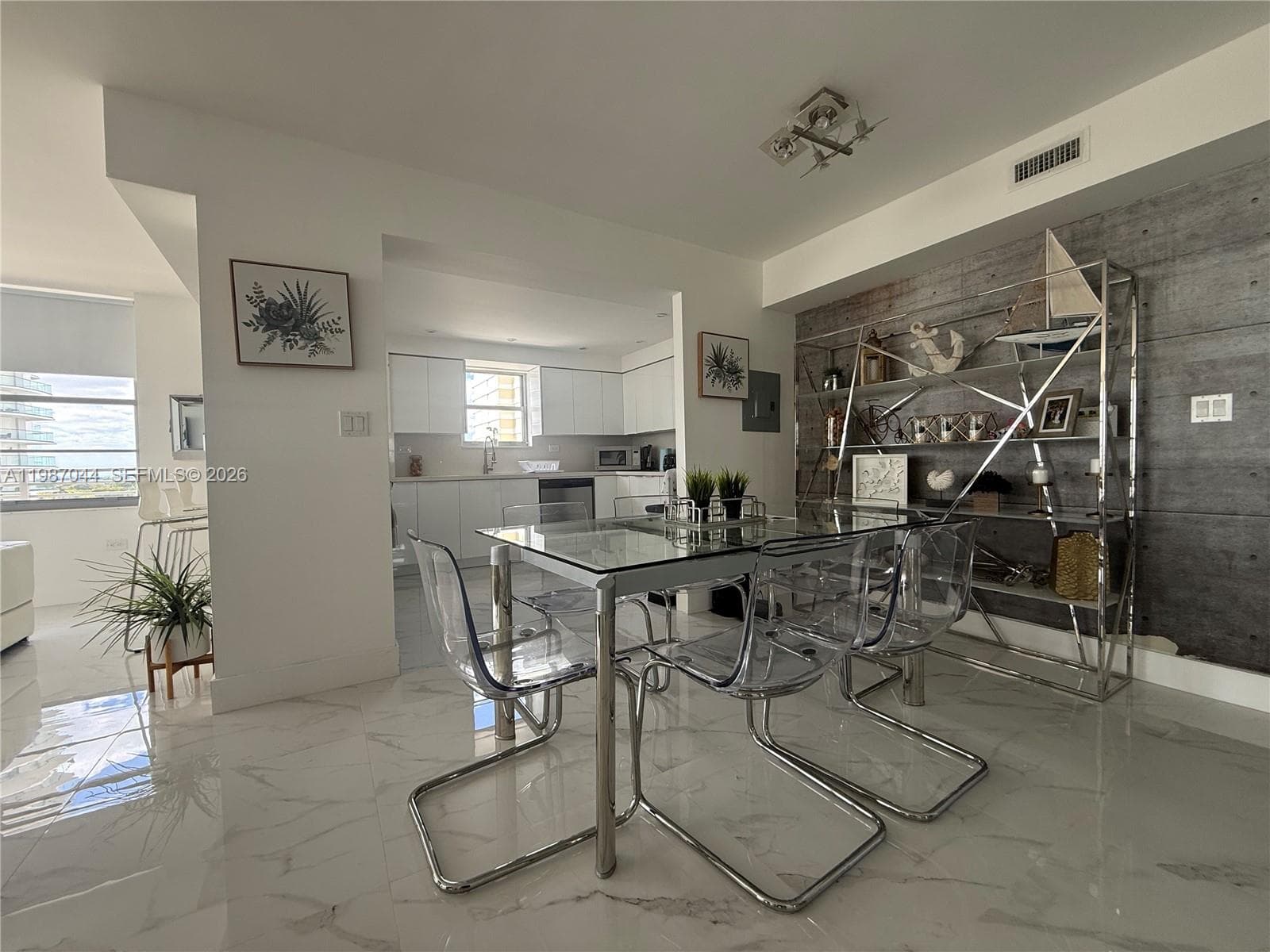 A11987044 — Miami Beach — 4