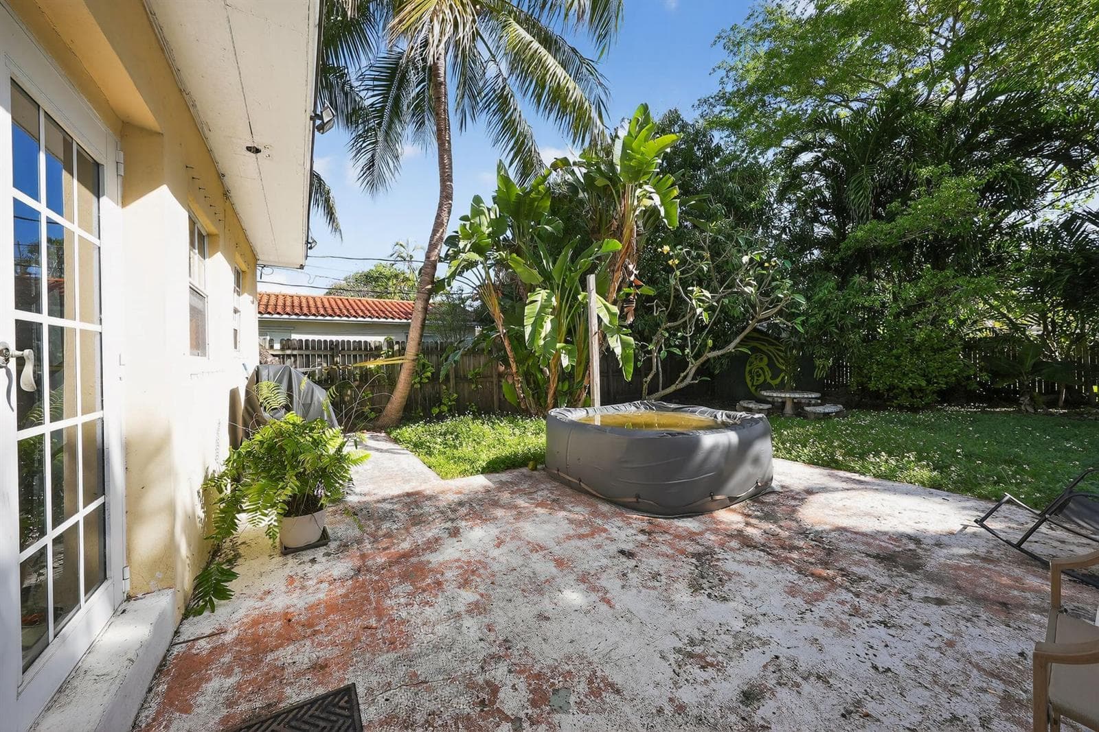 B26005156 — Miami Beach — 30