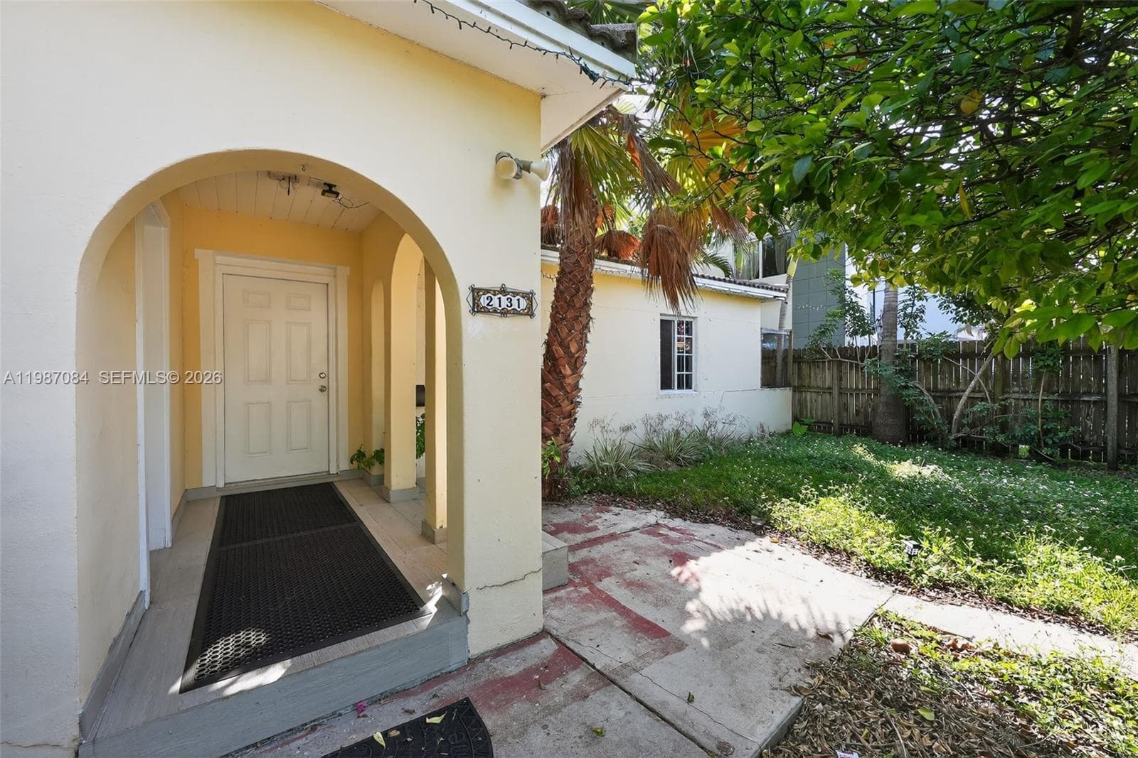 A11987084 — Miami Beach — 3