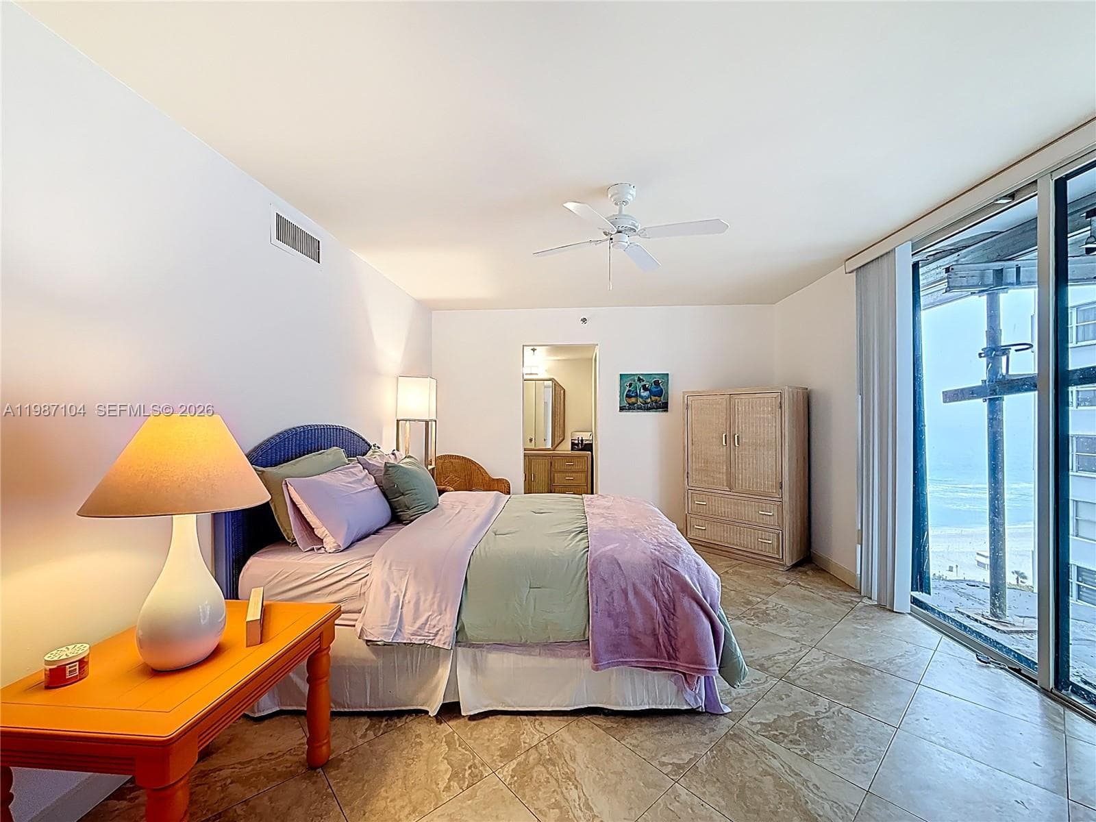 A11987104 — Miami Beach — 20