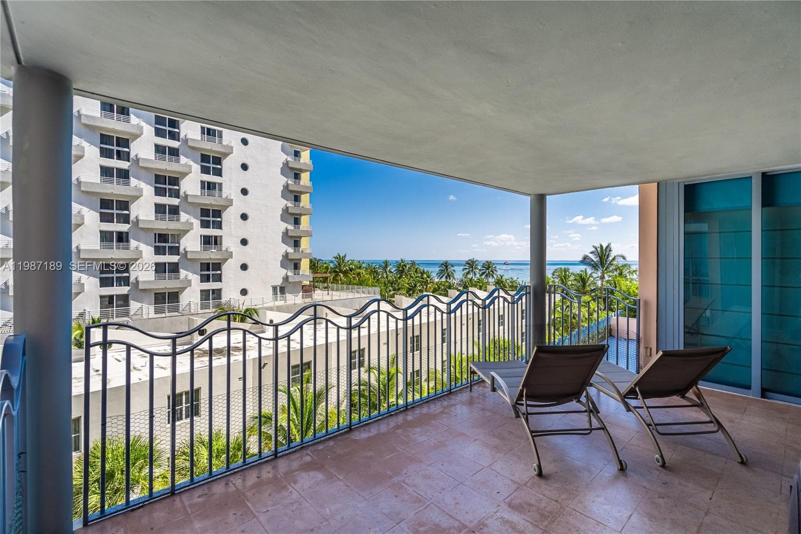 A11987189 — Miami Beach — 30