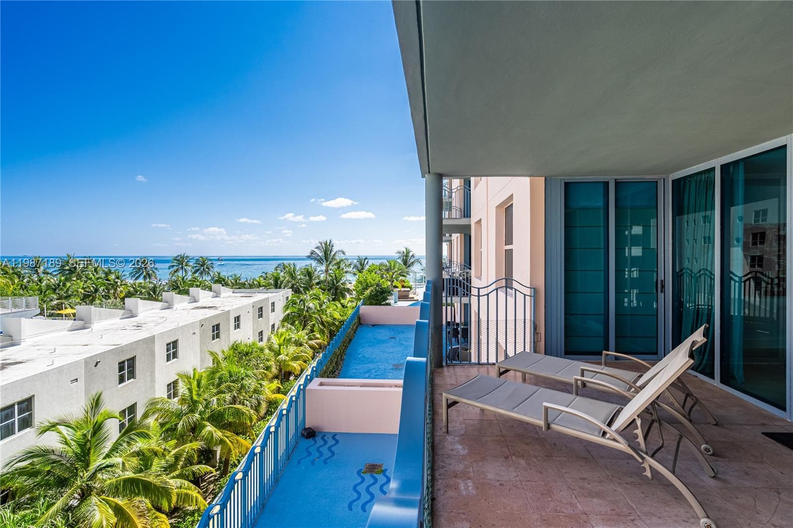 A11987189 — Miami Beach — 11