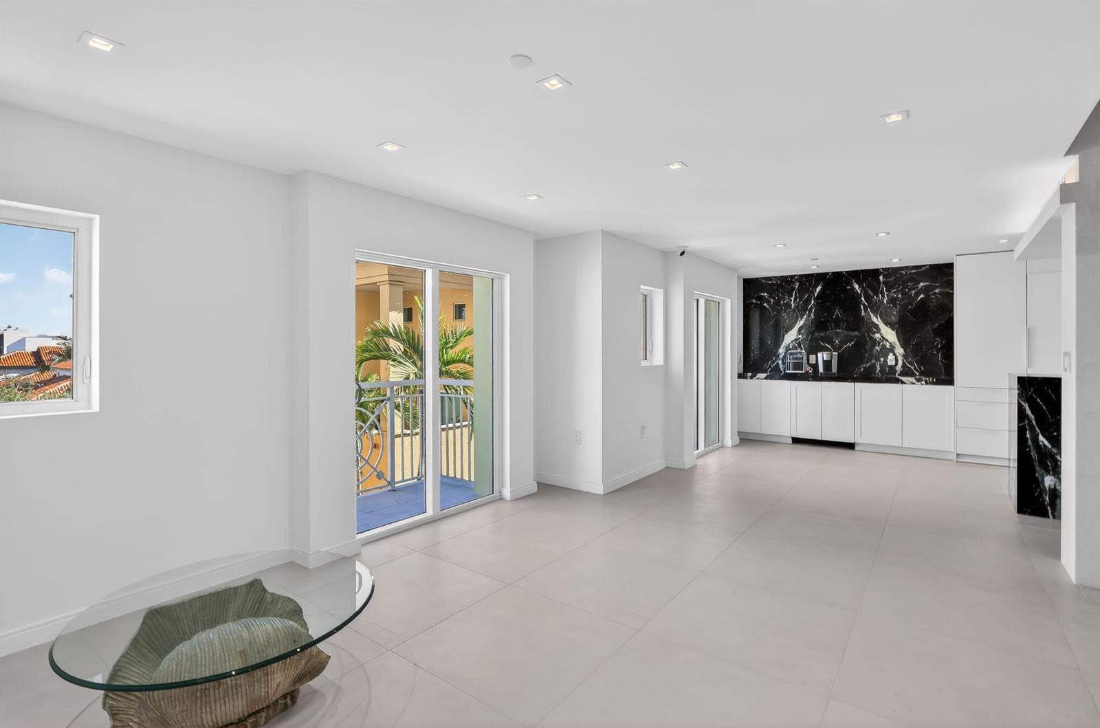 B26005371 — Miami Beach — 6